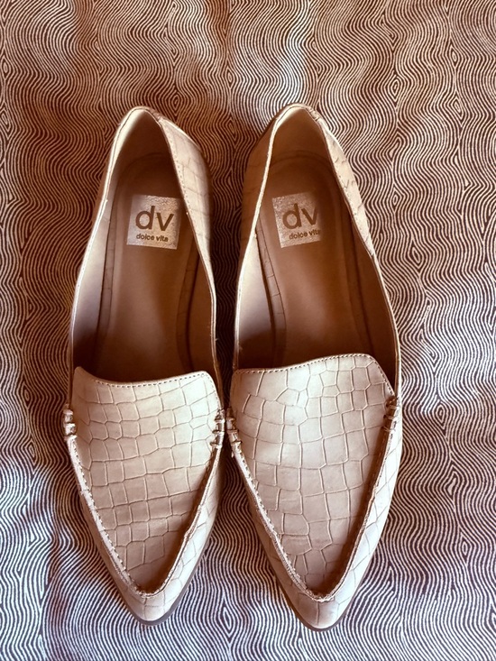 Vaneli Shoes - Vaneli Women's Cream Croc-Embossed Pointed-Toe Flats